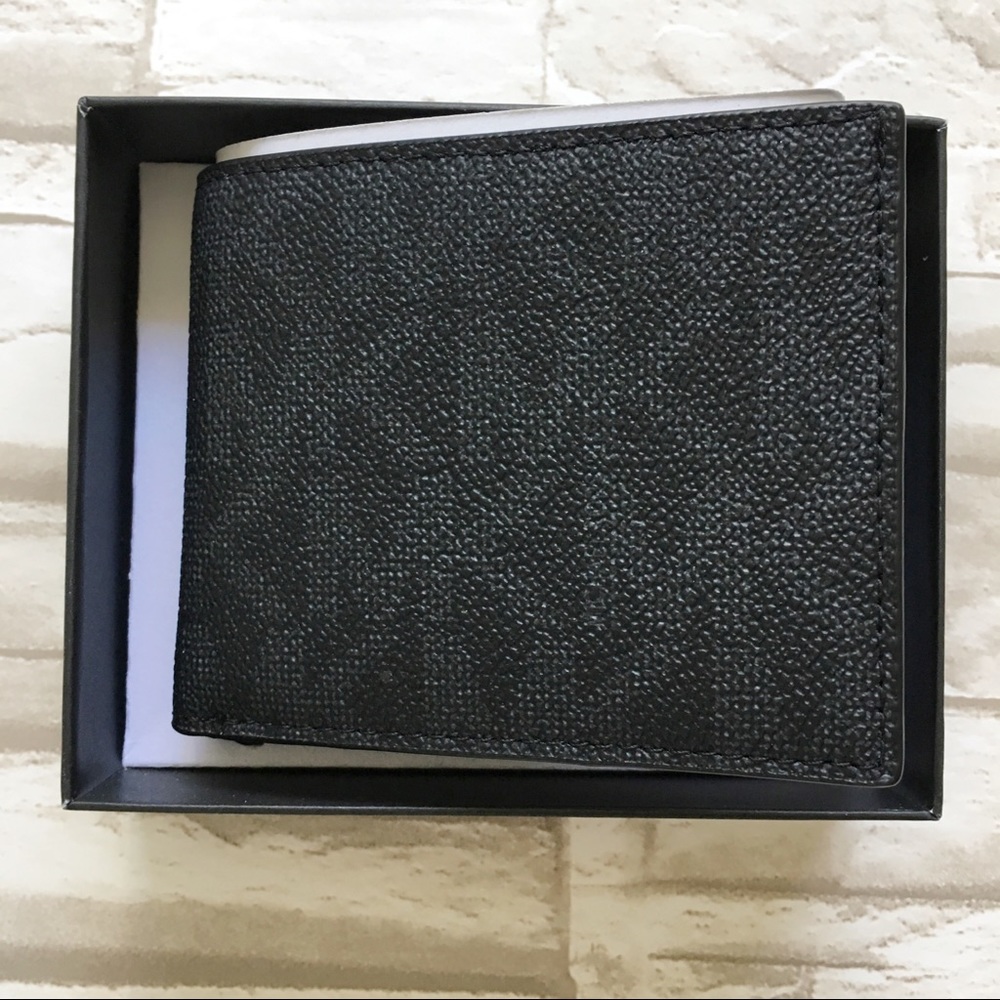 Michael Kors Jet Set Logo Slim Billfold Wallet
